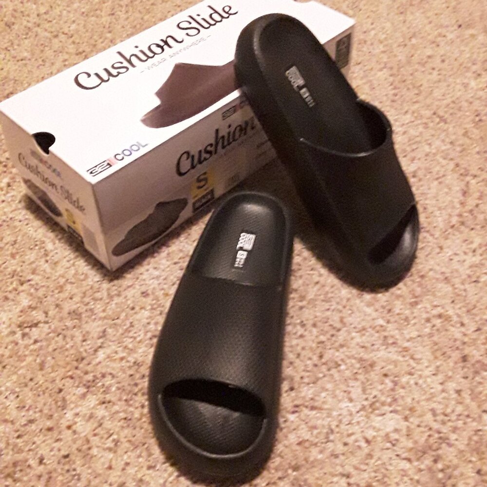 Cushion Slide black slip-in Sandle/ unisex/ W 6-7, M 4-5